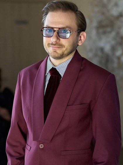Ведущий Кирилл Гусев